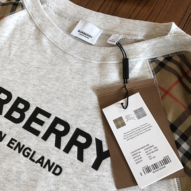 BURBERRY(バーバリー)の【ご専用】バーバリー 新品トレーナー S レディースのトップス(トレーナー/スウェット)の商品写真