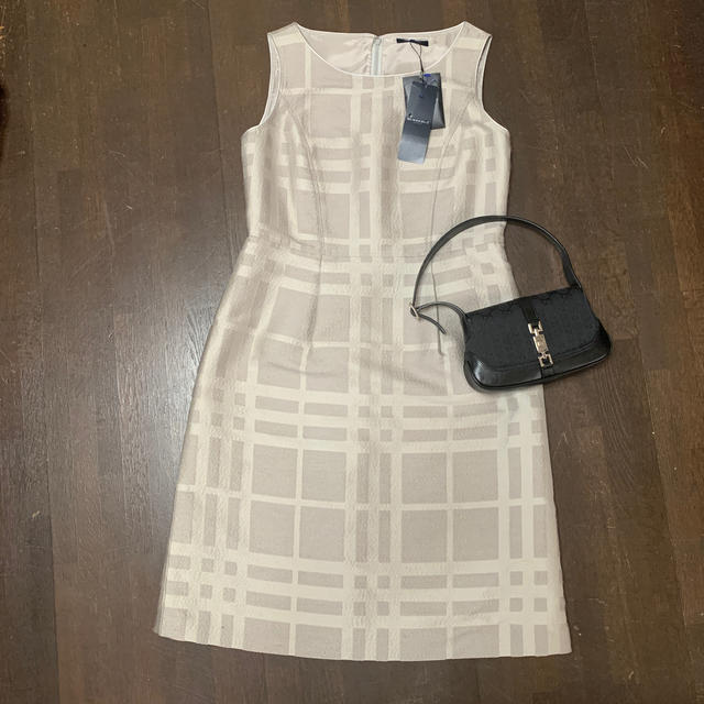 商品のインターネット 未使用 Burberry✨ワンピース - www