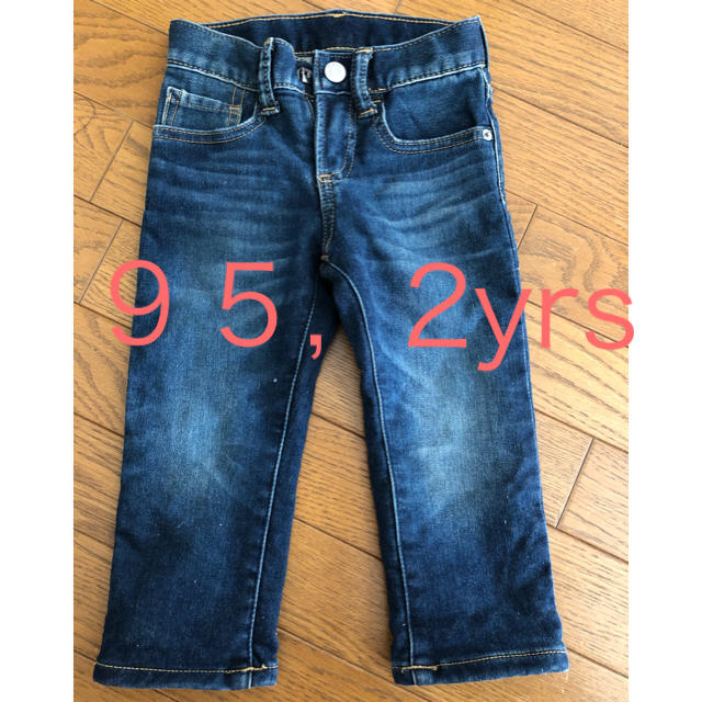 babyGAP(ベビーギャップ)のGAPジーンズ  キッズ/ベビー/マタニティのキッズ服男の子用(90cm~)(パンツ/スパッツ)の商品写真