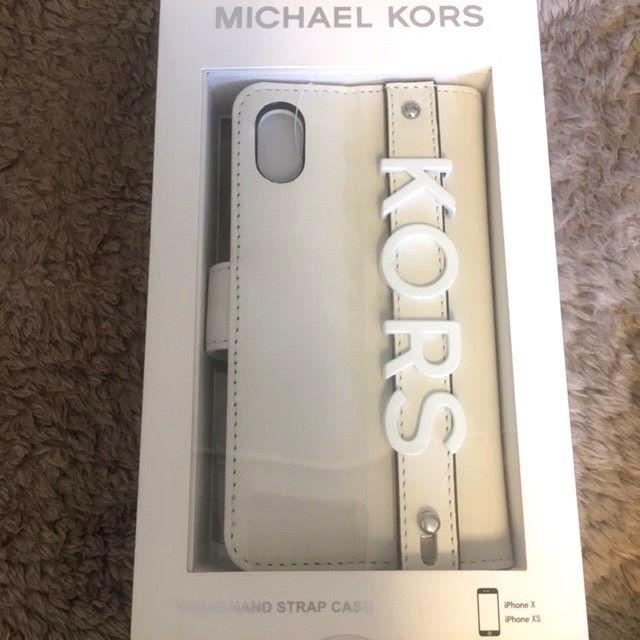 Michael Kors(マイケルコース)のマイケルコース 新作 ハンドストラップ iphoneケース スマホ/家電/カメラのスマホアクセサリー(iPhoneケース)の商品写真