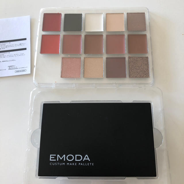 EMODA(エモダ)のEMODA 化粧 シャドウパレット 新品 コスメ/美容のベースメイク/化粧品(アイシャドウ)の商品写真