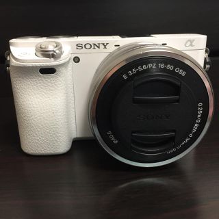 ソニー(SONY)のSony   a6000  カメラ  ホワイト(ミラーレス一眼)