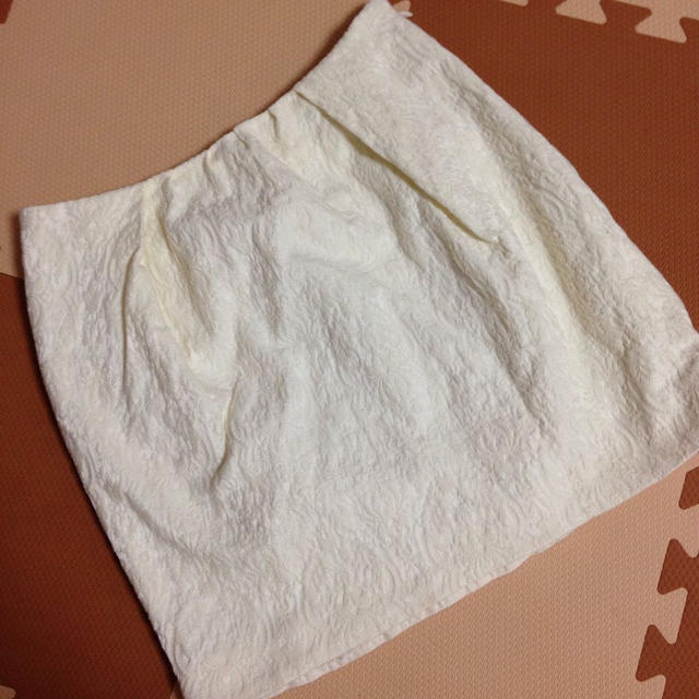 Jewel Changes(ジュエルチェンジズ)のジュエルチェンジズの白スカート☆ レディースのスカート(ミニスカート)の商品写真