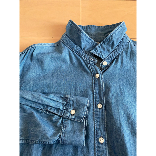 UNIQLO(ユニクロ)のユニクロ　シャツ　デニムシャツ レディースのトップス(シャツ/ブラウス(長袖/七分))の商品写真