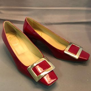 ロジェヴィヴィエ(ROGER VIVIER)のロジェヴィヴィエ Roger Vivier エナメル パンプス(ハイヒール/パンプス)