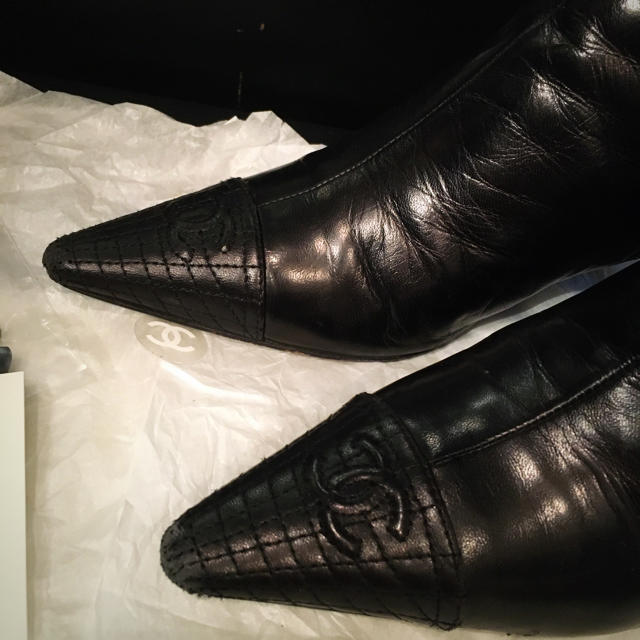 CHANEL(シャネル)のセール　正規品　CHANEL シャネル　マトラッセ　ショート　ブーツ　ブーティ レディースの靴/シューズ(ブーツ)の商品写真