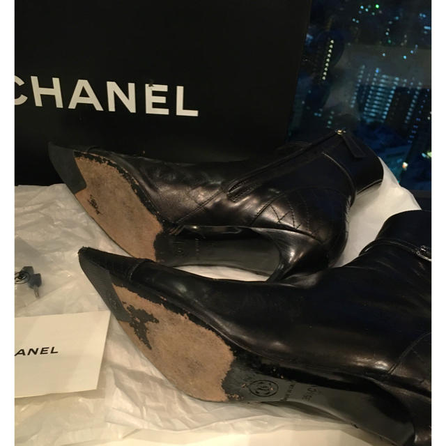 CHANEL(シャネル)のセール　正規品　CHANEL シャネル　マトラッセ　ショート　ブーツ　ブーティ レディースの靴/シューズ(ブーツ)の商品写真