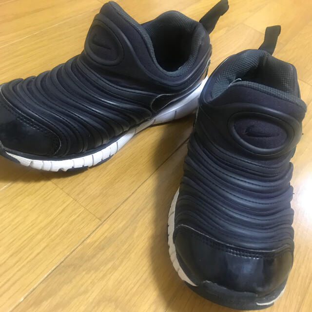 NIKE(ナイキ)のNIKE♡ダイナモー♡中古品 キッズ/ベビー/マタニティのキッズ靴/シューズ(15cm~)(スニーカー)の商品写真