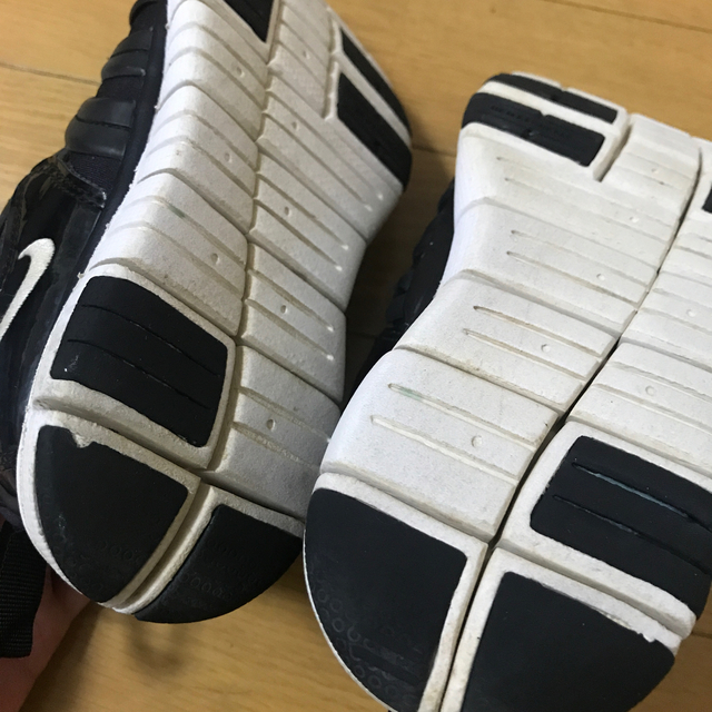 NIKE(ナイキ)のNIKE♡ダイナモー♡中古品 キッズ/ベビー/マタニティのキッズ靴/シューズ(15cm~)(スニーカー)の商品写真