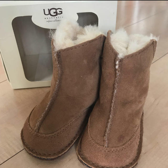 UGG(アグ)のUGG ベビーブーツ キッズ/ベビー/マタニティのベビー靴/シューズ(~14cm)(ブーツ)の商品写真