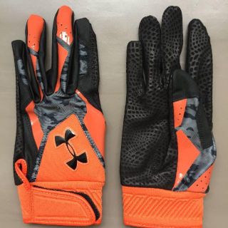 アンダーアーマー(UNDER ARMOUR)の定価6,990円★M★バッティンググローブ★両手★129579-860(グローブ)