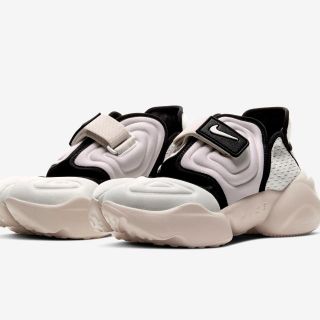 ナイキ(NIKE)のウィメンズ エア アクアリフト(スニーカー)