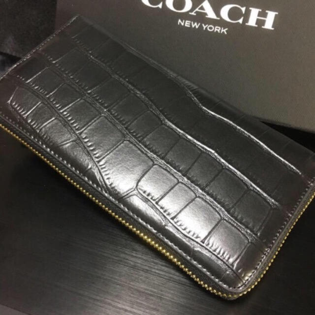 COACH(コーチ)のプレゼントにも❤️新品コーチ正規品ラウンドファスナー長財布 レディースのファッション小物(財布)の商品写真