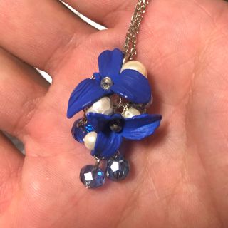 ランバンオンブルー(LANVIN en Bleu)のランバンオンブルー 花デザインネックレス(ネックレス)