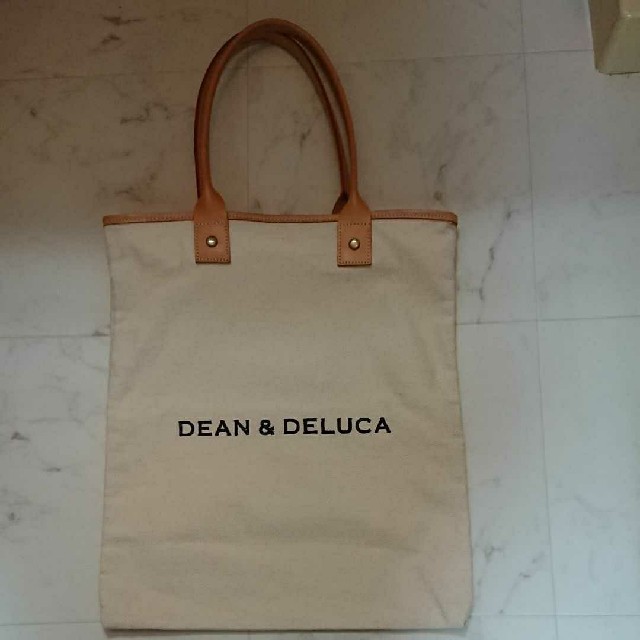 DEAN & DELUCA(ディーンアンドデルーカ)のDEAN&DELUCAトートバッグ レディースのバッグ(トートバッグ)の商品写真