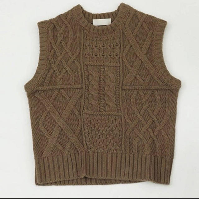 TODAYFUL(トゥデイフル)のnana様専用　todayful Cable knit Vest 完売 人気  レディースのトップス(ニット/セーター)の商品写真