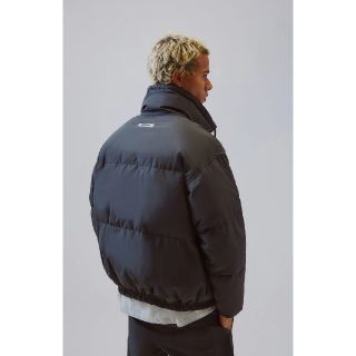 フィアオブゴッド(FEAR OF GOD)の[新品] FOG Essentials Puffer Jacket Lsize(その他)