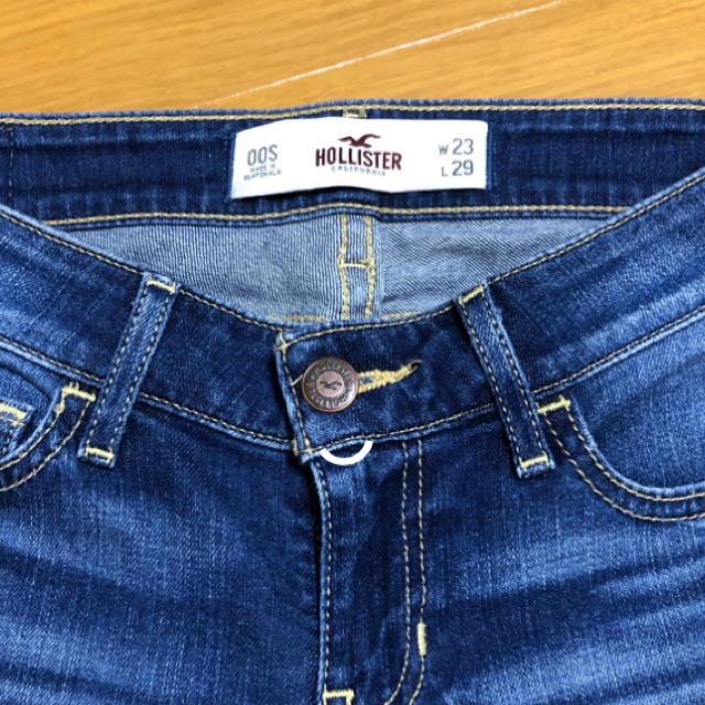 Hollister(ホリスター)のHOLLISTER スキニーデニムパンツ レディースのパンツ(デニム/ジーンズ)の商品写真