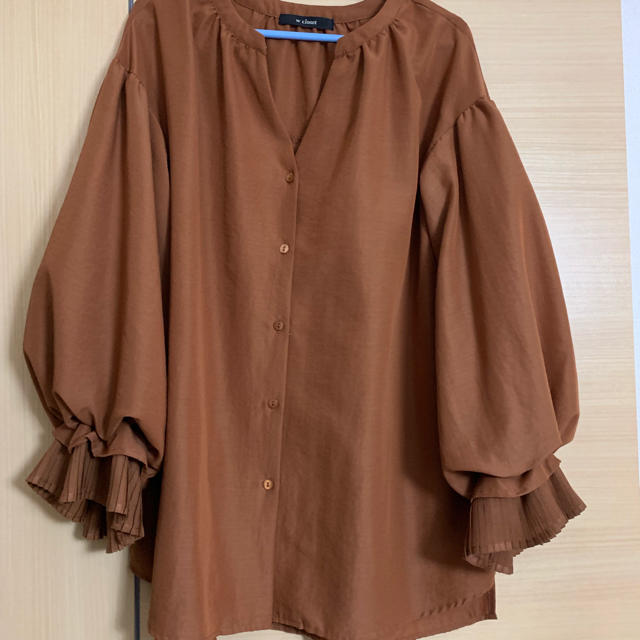 w closet(ダブルクローゼット)の袖フリルボリューム ブラウス レディースのトップス(シャツ/ブラウス(長袖/七分))の商品写真
