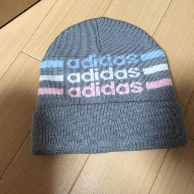 adidas(アディダス)のadidasのニット帽 レディースの帽子(ニット帽/ビーニー)の商品写真