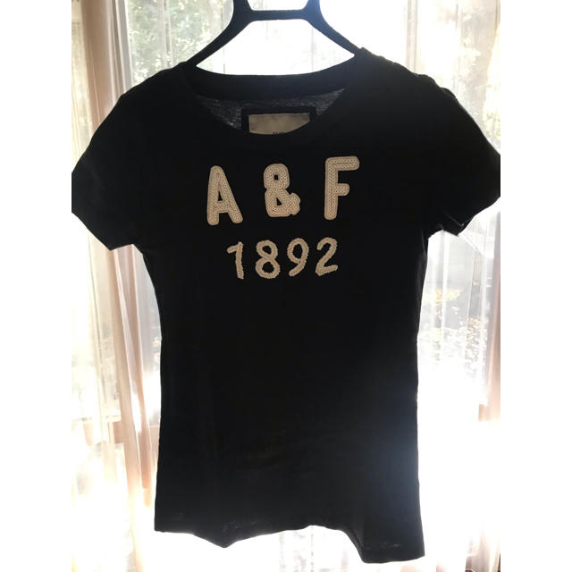 Abercrombie&Fitch(アバクロンビーアンドフィッチ)のアバクロ スパンコール ロゴTシャツ レディースのトップス(Tシャツ(半袖/袖なし))の商品写真