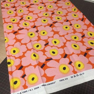 マリメッコ(marimekko)のマリメッコ 生地 70×50cm ミニウニッコ オレンジ（特価分）(生地/糸)