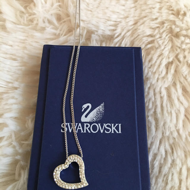 SWAROVSKI(スワロフスキー)のSWAROVSKI スワロフスキー ネックレス　ハート レディースのアクセサリー(ネックレス)の商品写真