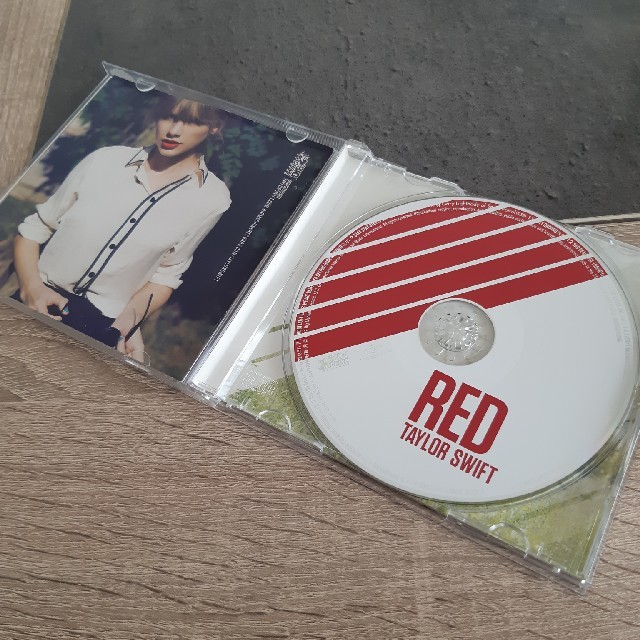 Taylor Swift テイラースウィフト RED レッド 結婚式 エンタメ/ホビーのCD(ポップス/ロック(洋楽))の商品写真