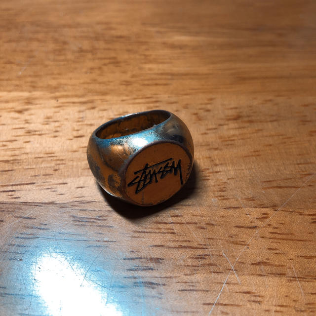 STUSSY(ステューシー)のstussy リング　GOLD めちゃめちゃレアです メンズのアクセサリー(リング(指輪))の商品写真