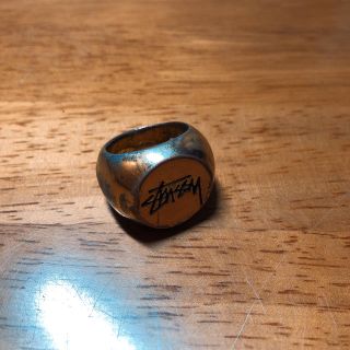 ステューシー(STUSSY)のstussy リング　GOLD めちゃめちゃレアです(リング(指輪))