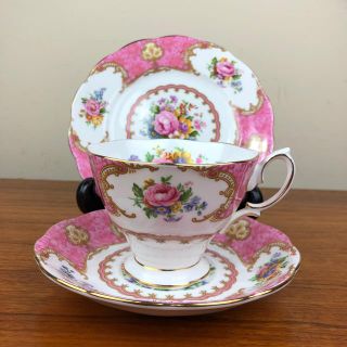 ロイヤルアルバート(ROYAL ALBERT)のロイヤルアルバート  レディカーライル　カップ＆ソーサー &プレート  (食器)