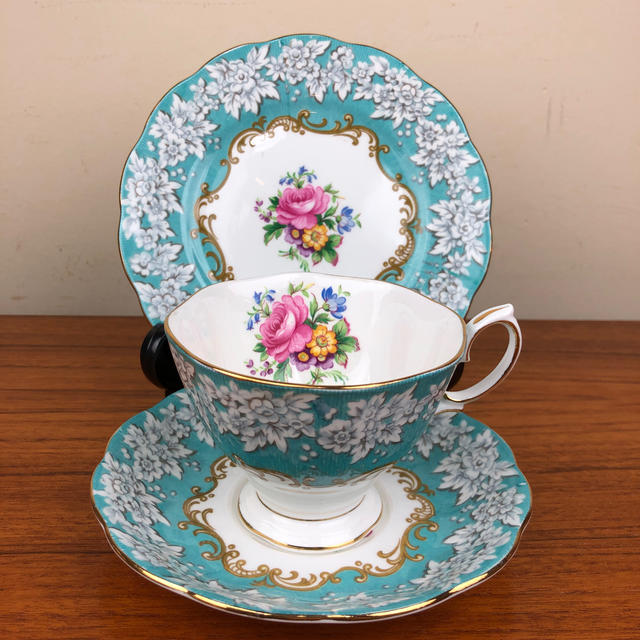 royal albert カップ\u0026ソーサー　ケーキプレート