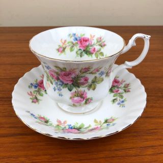 ロイヤルアルバート(ROYAL ALBERT)のロイヤルアルバート  モスローズ　カップ&ソーサー  ヴィンテージ (食器)