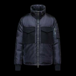 モンクレール(MONCLER)の《お値下げしました》MONCLER　モンクレール　ダウン(ダウンジャケット)