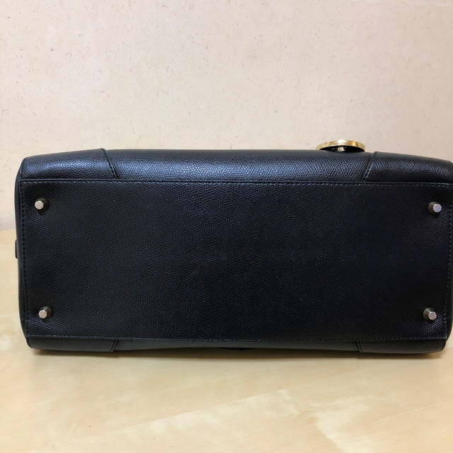 FURＬA 黒革バックUSED美品格安 1