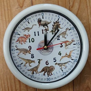 18cm 恐竜 ダイナソー 分入り 白枠 掛け時計(知育玩具)