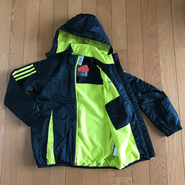 adidas(アディダス)のアディダス ジャンパー130 美品 キッズ/ベビー/マタニティのキッズ服男の子用(90cm~)(ジャケット/上着)の商品写真