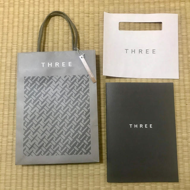 THREE(スリー)のTHREE 10周年記念ショップ袋 レディースのバッグ(ショップ袋)の商品写真