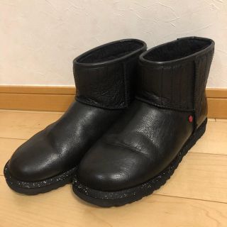 アグ(UGG)のUGG STAR WARS DARTH VADER CLASSIC MINI(ブーツ)