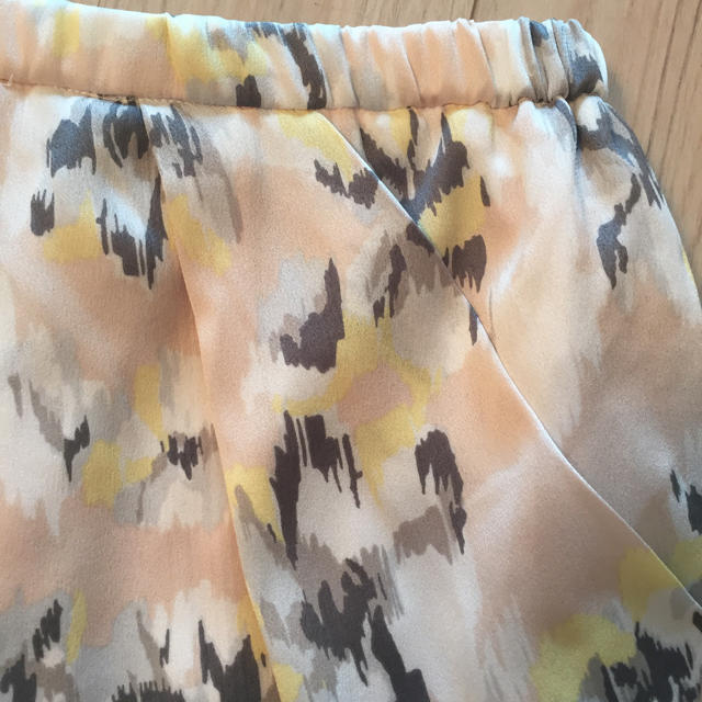 JUSGLITTY(ジャスグリッティー)のジャスグリッティ・水彩画スカート レディースのスカート(ミニスカート)の商品写真