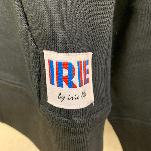 IRIE LIFE(アイリーライフ)の◆新品未使用◆irie life 子供用ジップアップパーカー　黒　110サイズ キッズ/ベビー/マタニティのキッズ服男の子用(90cm~)(Tシャツ/カットソー)の商品写真