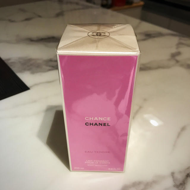 【お値下げ中】CHANEL ボディーモイスチャー EAU TENDRE