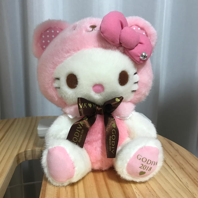 ハローキティ(ハローキティ)の【限定】キティちゃん✖️GODIVA エンタメ/ホビーのおもちゃ/ぬいぐるみ(ぬいぐるみ)の商品写真