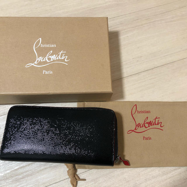 Christian Louboutin(クリスチャンルブタン)のクリスチャン・ルブタン　財布 レディースのファッション小物(財布)の商品写真