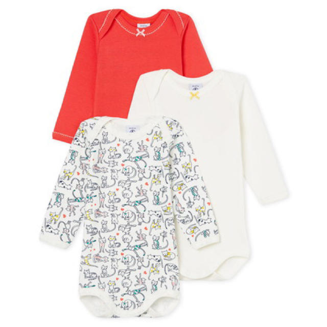 PETIT BATEAU(プチバトー)の【新品】プチバトー カラー＆プリント長袖ボディ3枚組 ねこ キッズ/ベビー/マタニティのキッズ服女の子用(90cm~)(下着)の商品写真