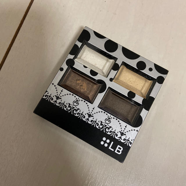 LB-03(エルビーゼロスリー)のLB アイシャドウ　ゴージャスゴールド コスメ/美容のベースメイク/化粧品(アイシャドウ)の商品写真