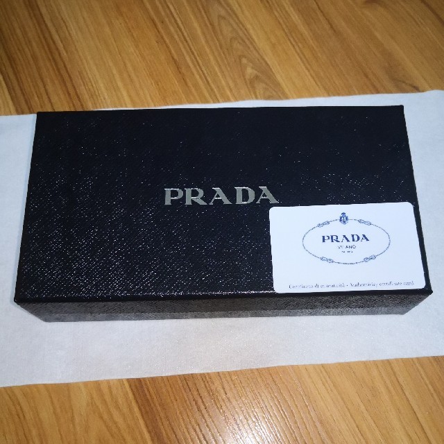 PRADA(プラダ)のPRADAラウンドジップ長財布 メンズのファッション小物(長財布)の商品写真