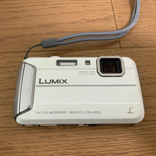 Panasonic(パナソニック)のデジタルカメラ Panasonic LUMIX DMC-FT25 スマホ/家電/カメラのカメラ(コンパクトデジタルカメラ)の商品写真