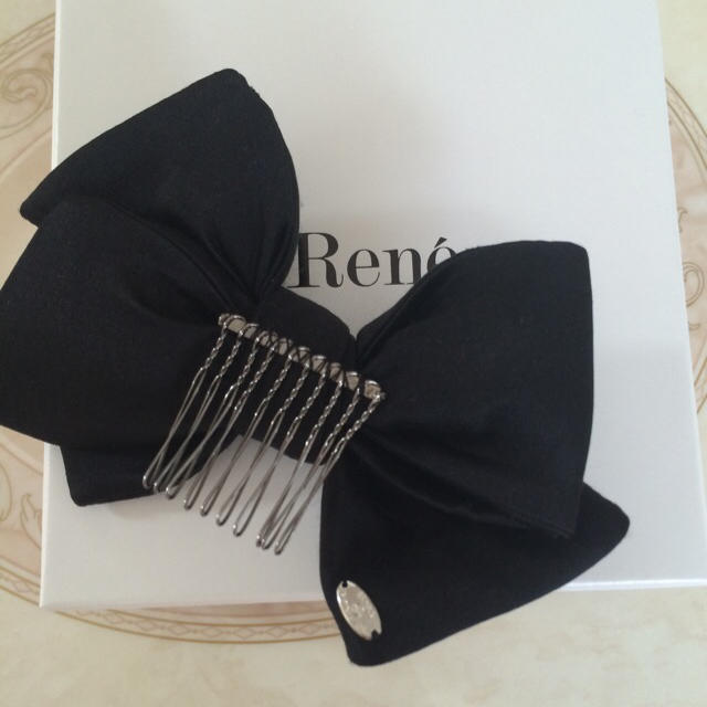 René(ルネ)のRene♡リボンバレッタ レディースのヘアアクセサリー(バレッタ/ヘアクリップ)の商品写真