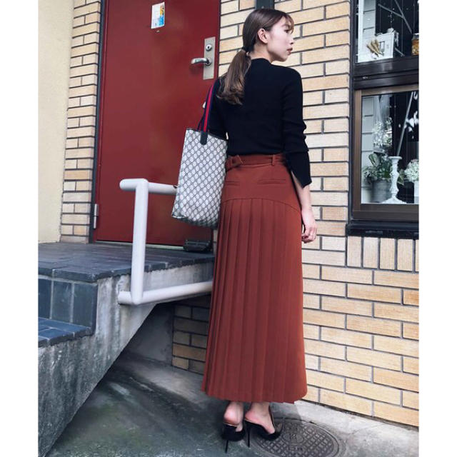 BACK PLEATS SKIRTロングスカート